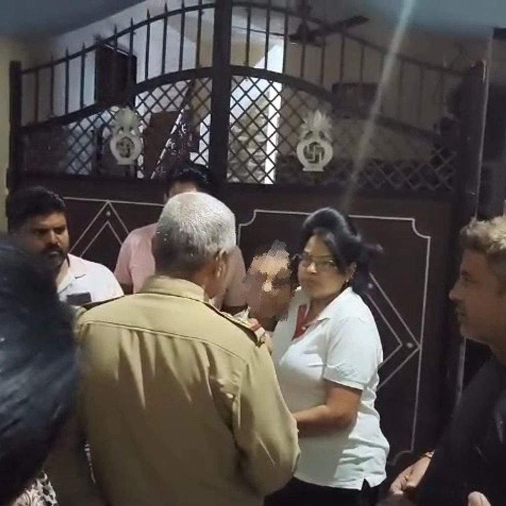मुजफ्फरनगर में नाबालिग को बंधक बनाकर रेप:इंस्टाग्राम पर दोस्ती कर शादी का वादा किया, कासगंज से पहुंची, शोर मचाने पर छोड़कर भागे