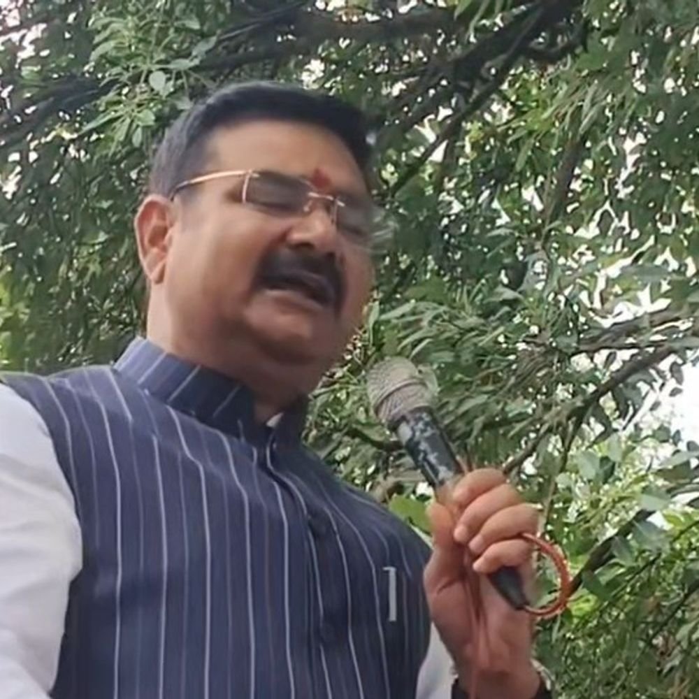 मंत्री संजय गंगवार बोले- ‘जालीदार-टोपी’ वाले वंदे मातरम नहीं बोलेंगे:पीलीभीत में अखिलेश यादव पर साधा निशाना, कहा- हिंदू न बंटेंगे, न कटेंगे