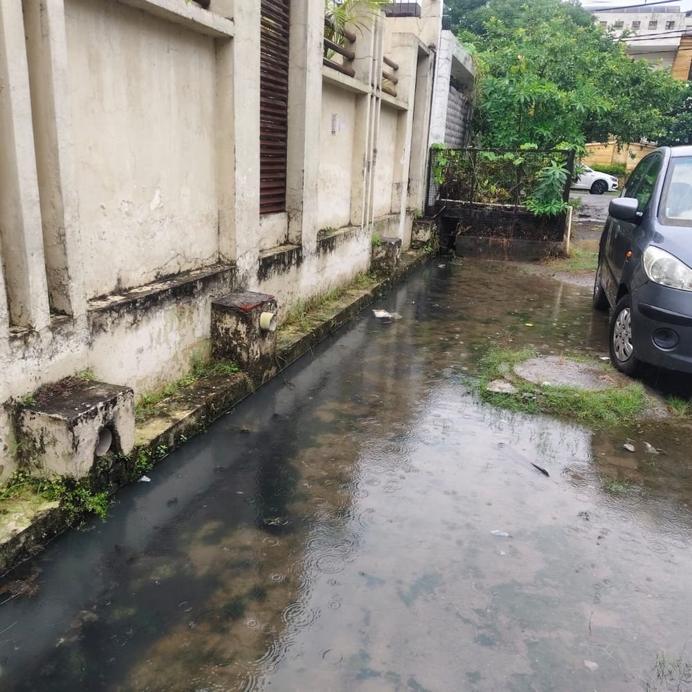 मुरादाबाद में बारिश:ठंडी हवाओं से बढ़ी ठंडक, लोगों को गर्मी और उमस से मिली राहत