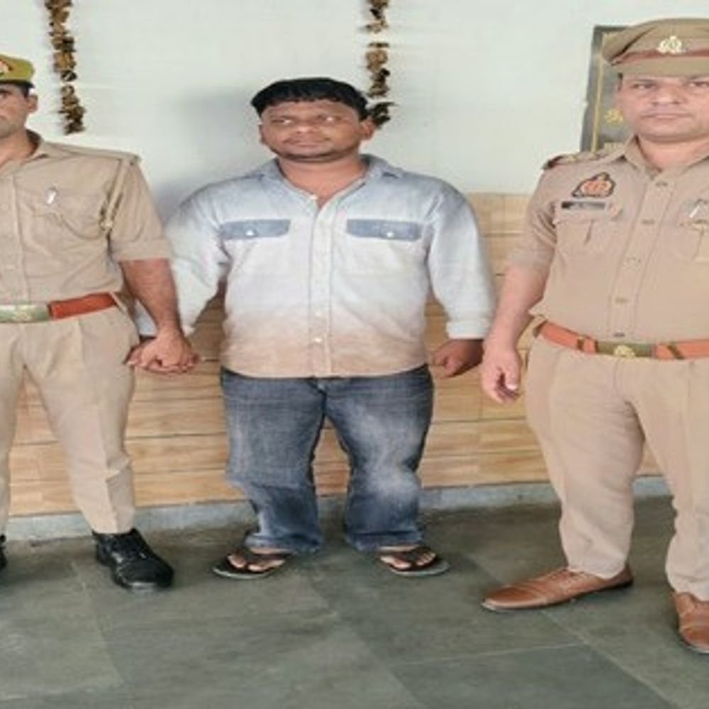 गैंगस्टर एक्ट में वांछित आरोपी लुधियाना से गिरफ्तार:मथुरा पुलिस ने 20 वर्षीय लविश को पकड़ा