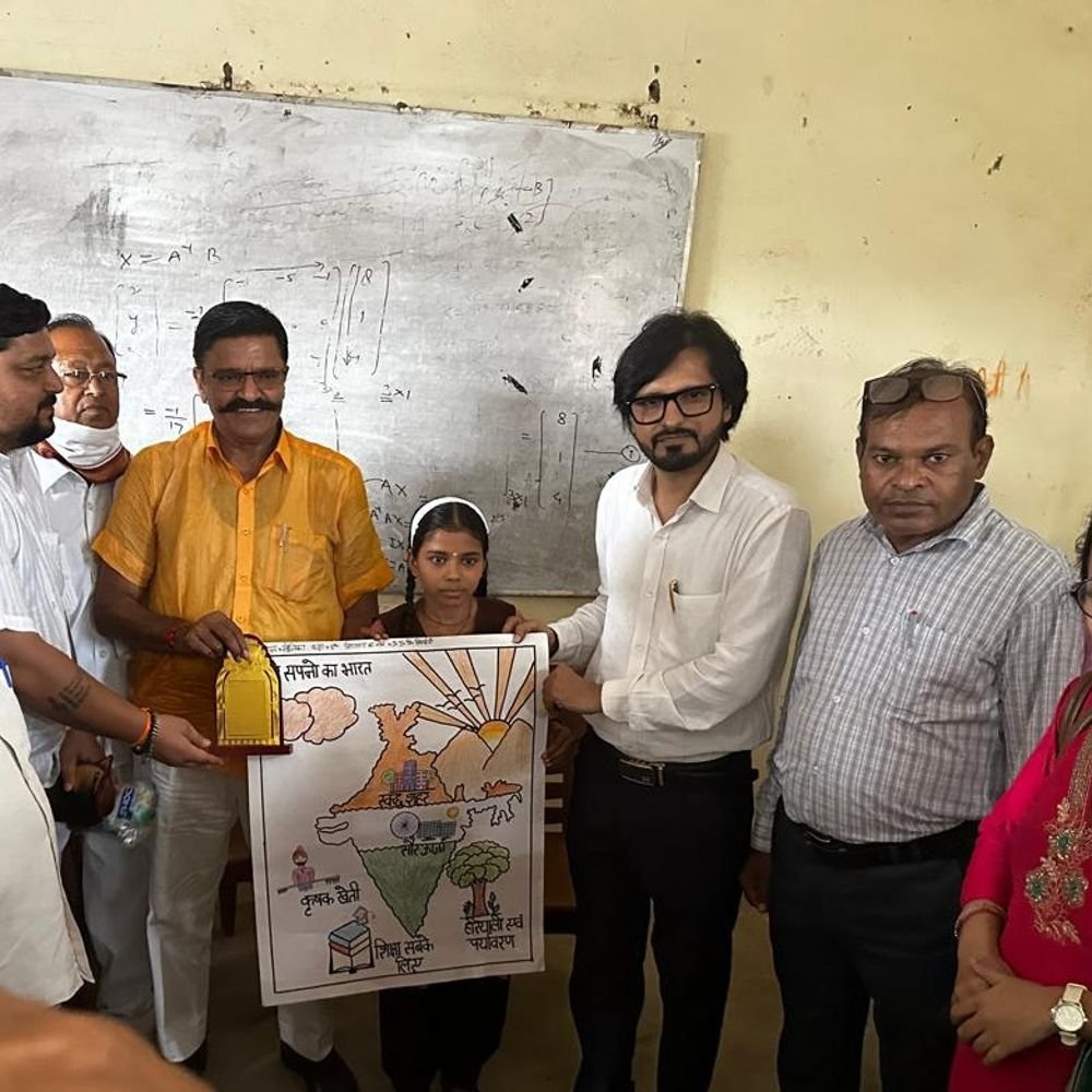मुन्ना लाल इंटर कॉलेज में विकसित भारत प्रतियोगिता:कक्षा 5 से 12 तक के छात्र-छात्राएं शामिल, मोनिका ने मारी बाजी