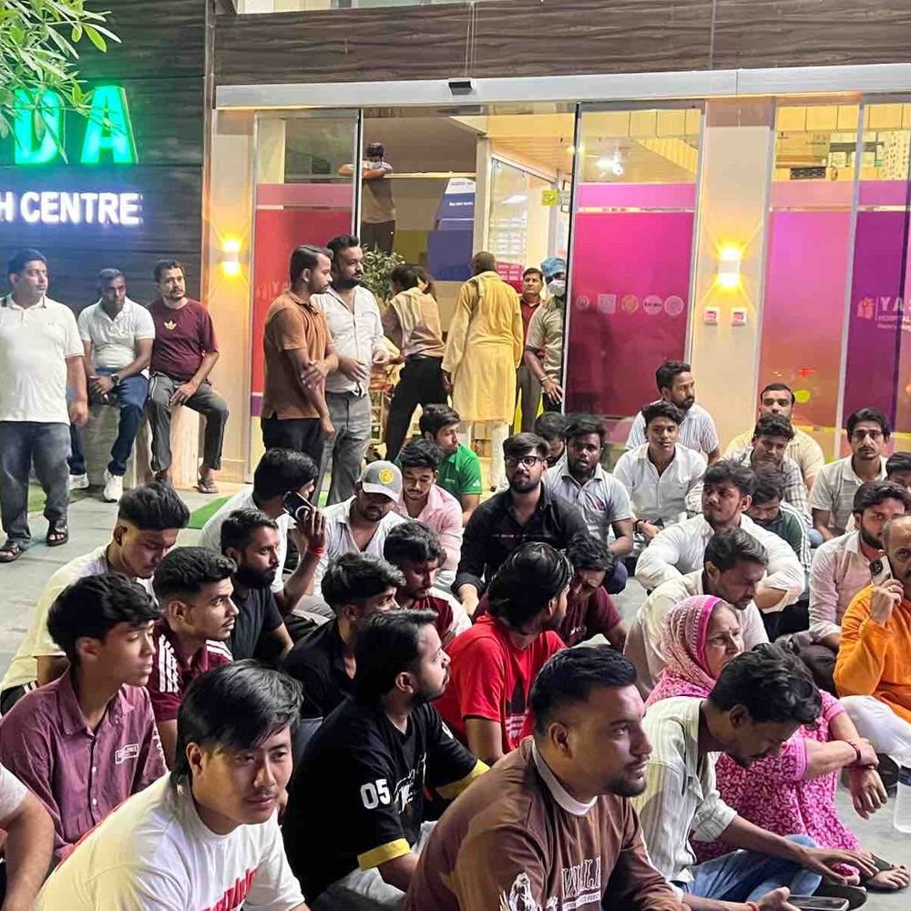 गोविंदपुरम में चाकूबाजी, 2 गुटों के झगड़े में युवक घायल:आरोपियों पर कार्रवाई को लेकर हिंदू रक्षा दल ने धरना दिया, 3 हिरासत में