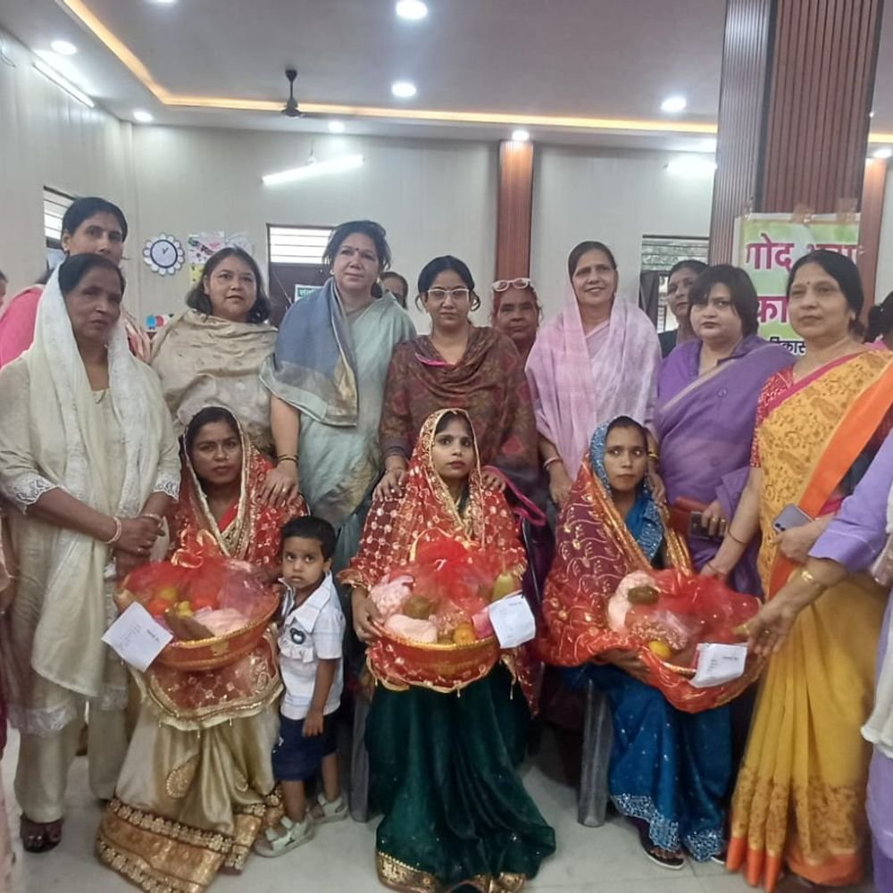 आंगन का उत्सव, स्वस्थ बच्चों और कार्यकत्रियों का कार्यक्रम:हापुड़ में 8 बच्चों और 120 आंगनबाड़ी कार्यकत्रियों को प्रशस्ति पत्र मिले