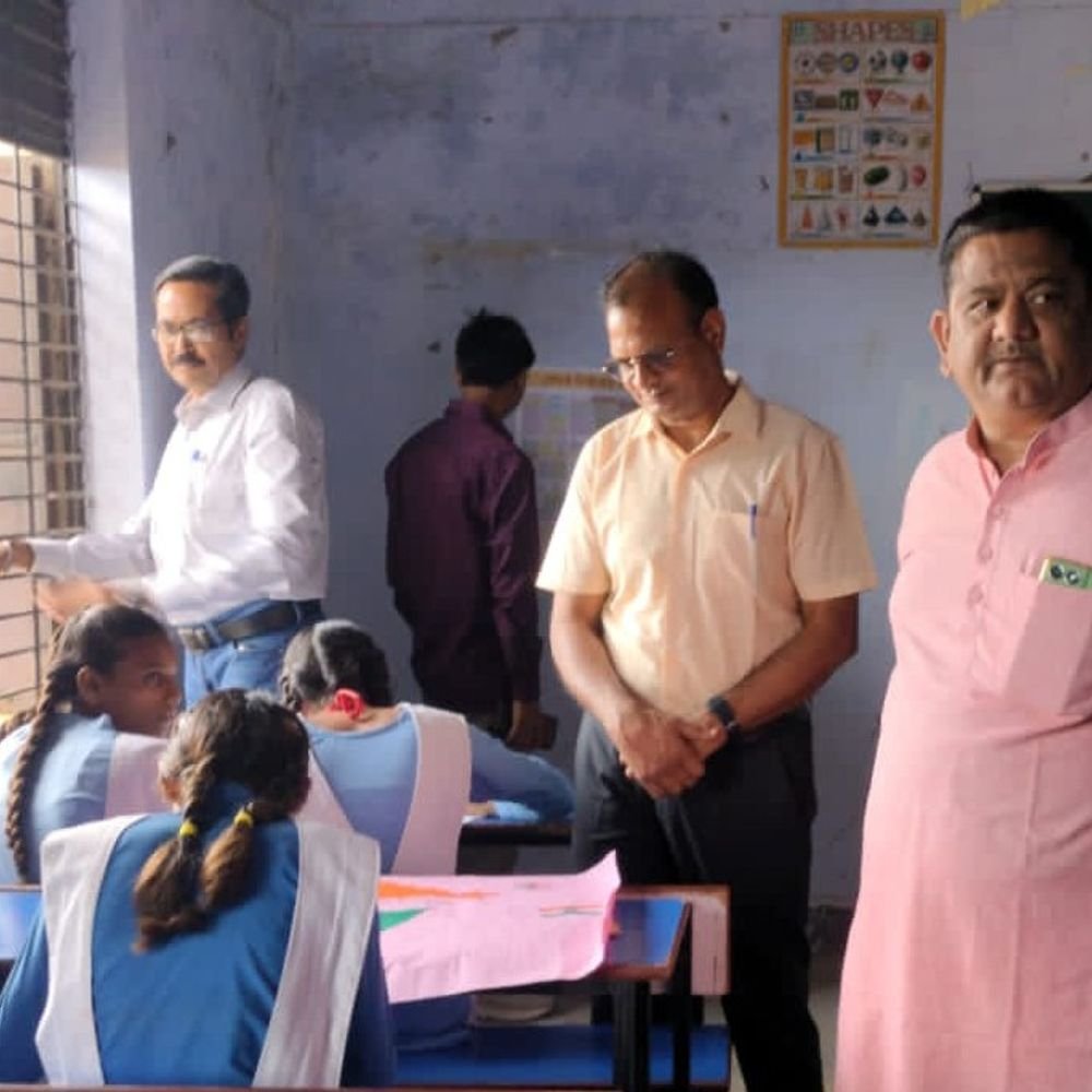 सासनी के मौहरिया में कार्यक्रम:सेवा संकल्प अभियान में विद्यार्थियों ने दिखाई रचनात्मक प्रतिभा