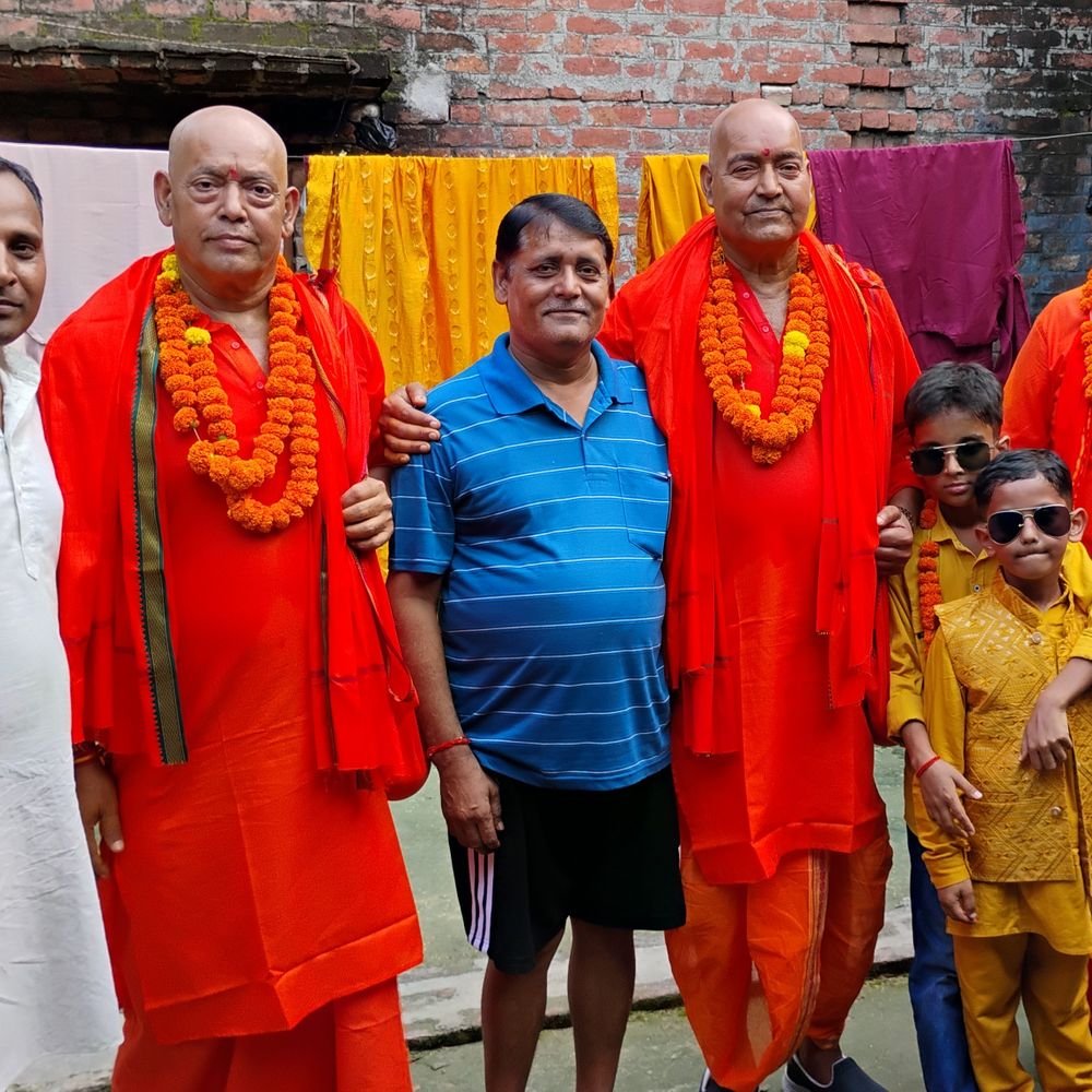 हरीरामपुर में भंडारा, प्रसाद वितरित:अयोध्या से पधारे महंत का ग्रामीणों ने किया स्वागत