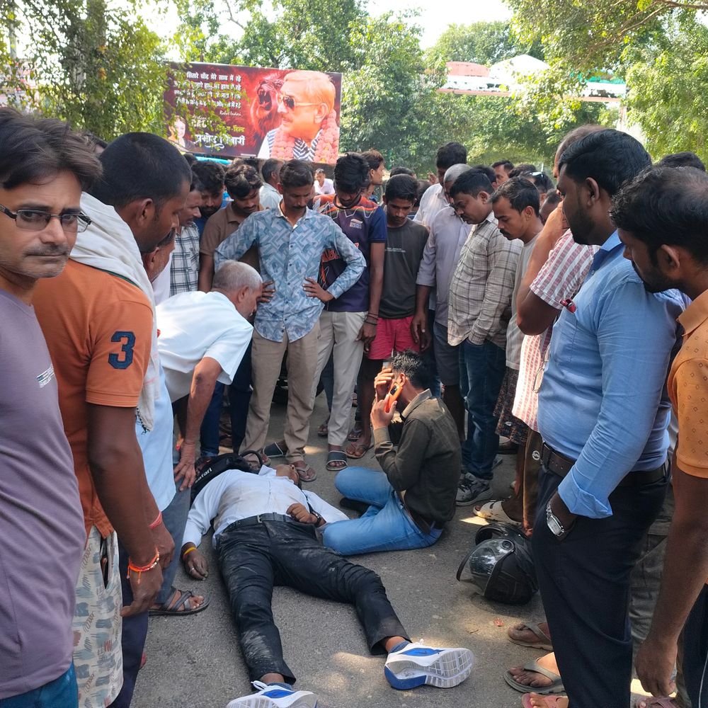 प्रतापगढ़ में बोलेरो की टक्कर से रिटायर्ड एयरफोर्स-कर्मी की मौत:राहा टीकर चौराहे पर बैंक जाते समय हुआ हादसा, चालक मौके से फरार