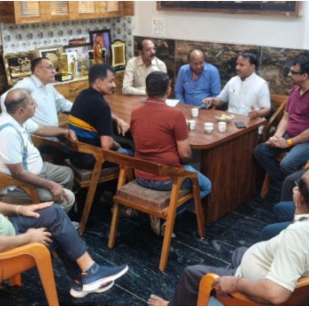 राजेंद्र नगर-प्रकाशनगर की खराब सड़क से विधायक परेशान:हापुड़ में दो सप्ताह में निर्माण शुरू कराने का भरोसा मिला