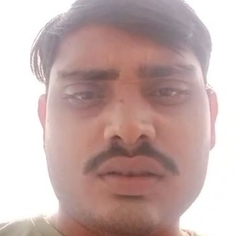ग्रेटर नोएडा में युवक ने फांसी लगाकर जान दी:आत्महत्या से पहले वीडियो बनाया, पत्नी को बताया मौत का जिम्मेदार; पुलिस जांच में जुटी