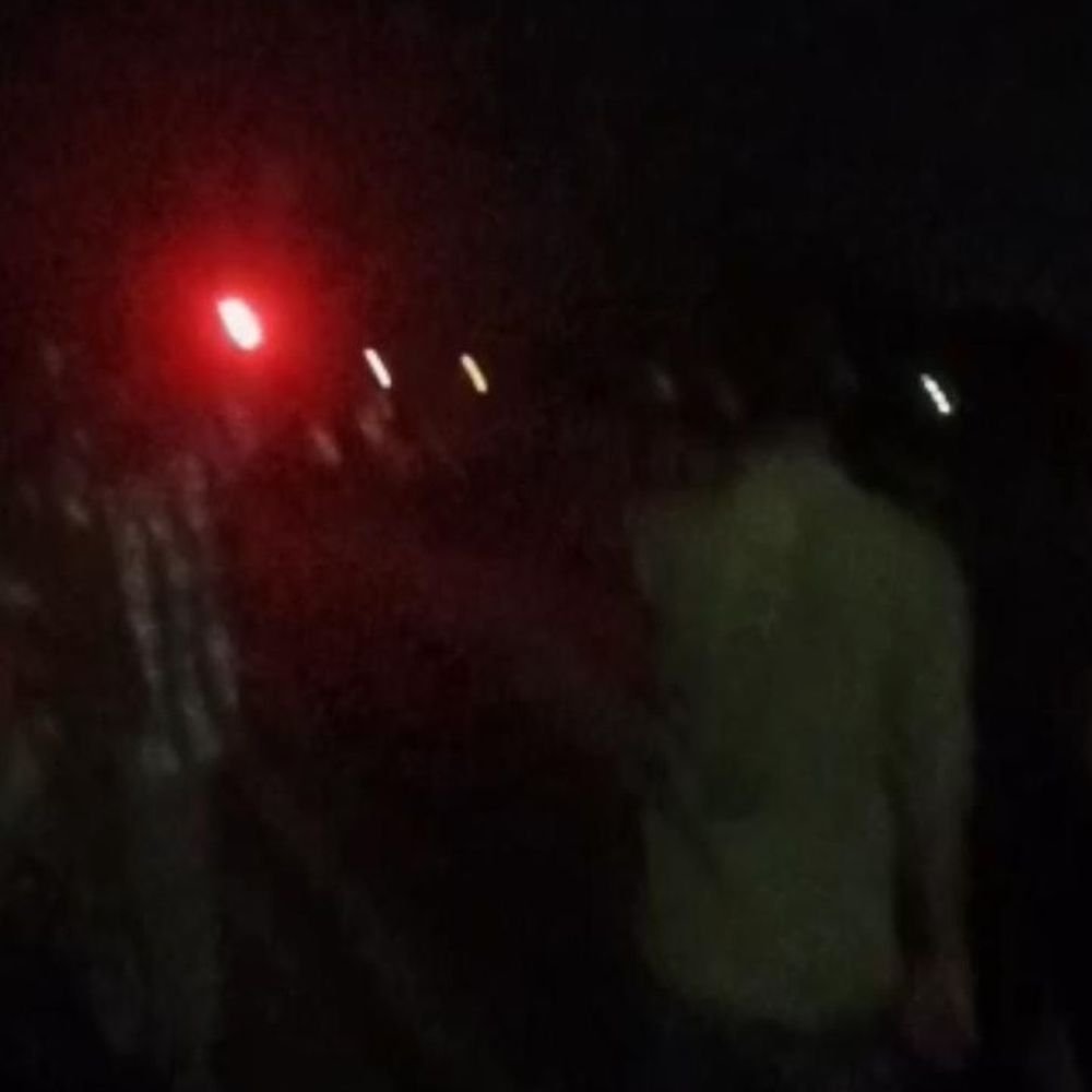प्रयागराज में देर रात बदमाशों ने लूटपाट की:करेलाबाग में दो युवकों से मोबाइल, चेन और कैश लूटकर भागे चार बदमाश