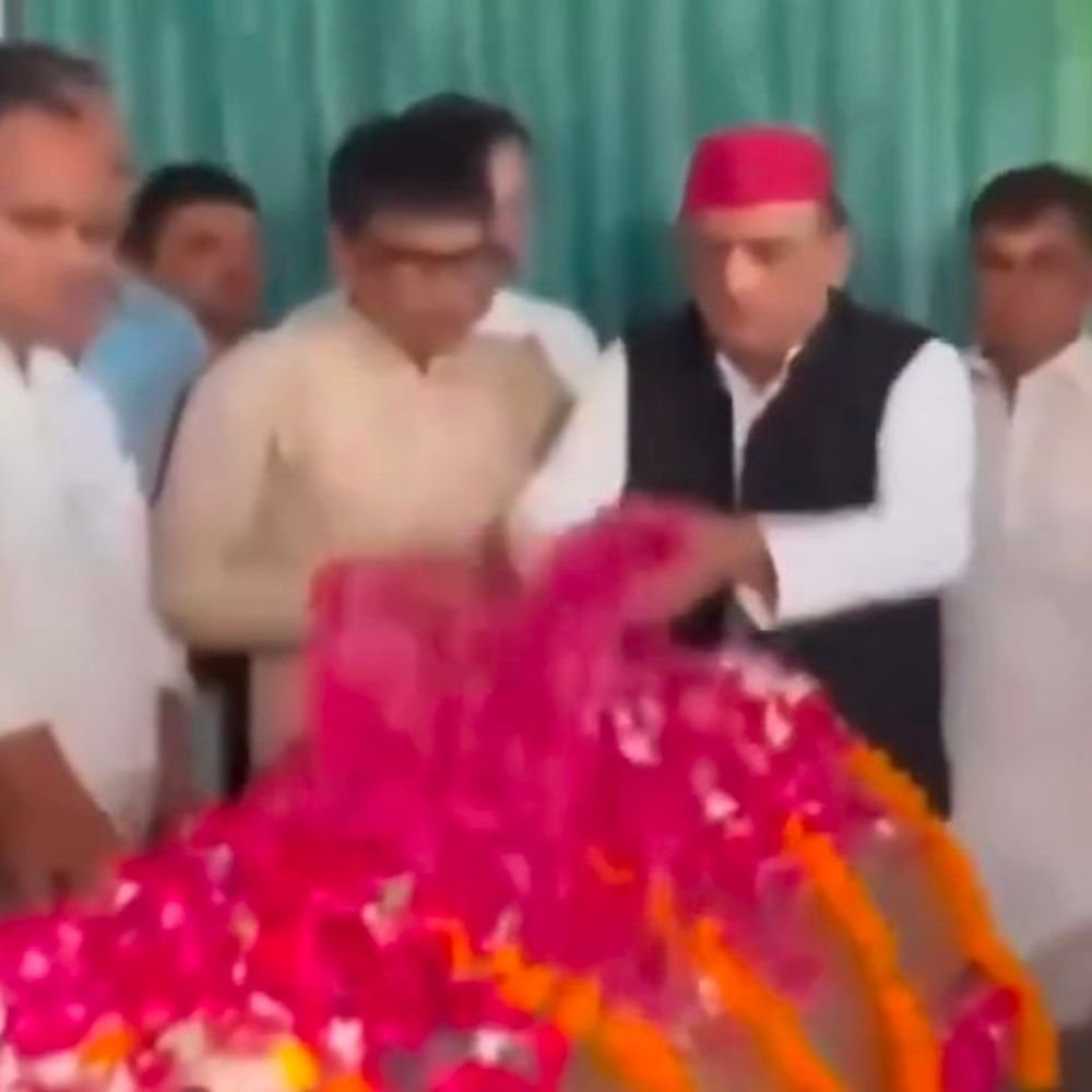 अखिलेश यादव ने रामगोविन्द चौधरी को दी श्रद्धांजलि:बोले- इनके जाने से समाजवादी आंदोलन और पार्टी को बहुत बड़ी क्षति