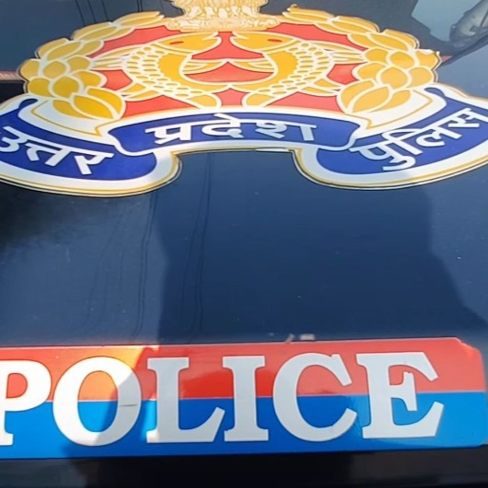 दोस्ती में 53 लाख की उधारी, अब मिल रही धमकी:अलीगढ़ में फोटोग्राफी के दौरान हुई दोस्ती के बाद शुरू हुआ लेन-देन; सासनी गेट थाने में FIR