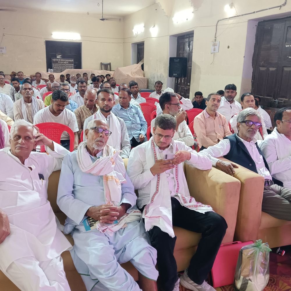 बस्ती में पूर्व प्रधानमंत्री चंद्रशेखर की जन्मशती मनाई गई:देश-प्रदेश के राजनेताओं और बुद्धिजीवियों ने उनकी वैचारिक विरासत को याद किया