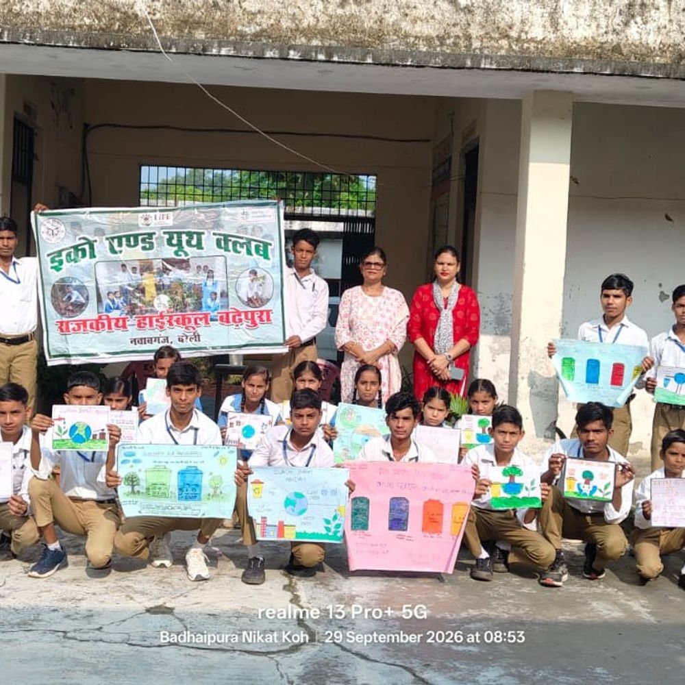 बढ़ेपुरा में स्वच्छता ही सेवा अभियान:बच्चों को सिखाया ठोस कचरा प्रबंधन, रंगीन डस्टबिन उपयोग की दिलाई शपथ