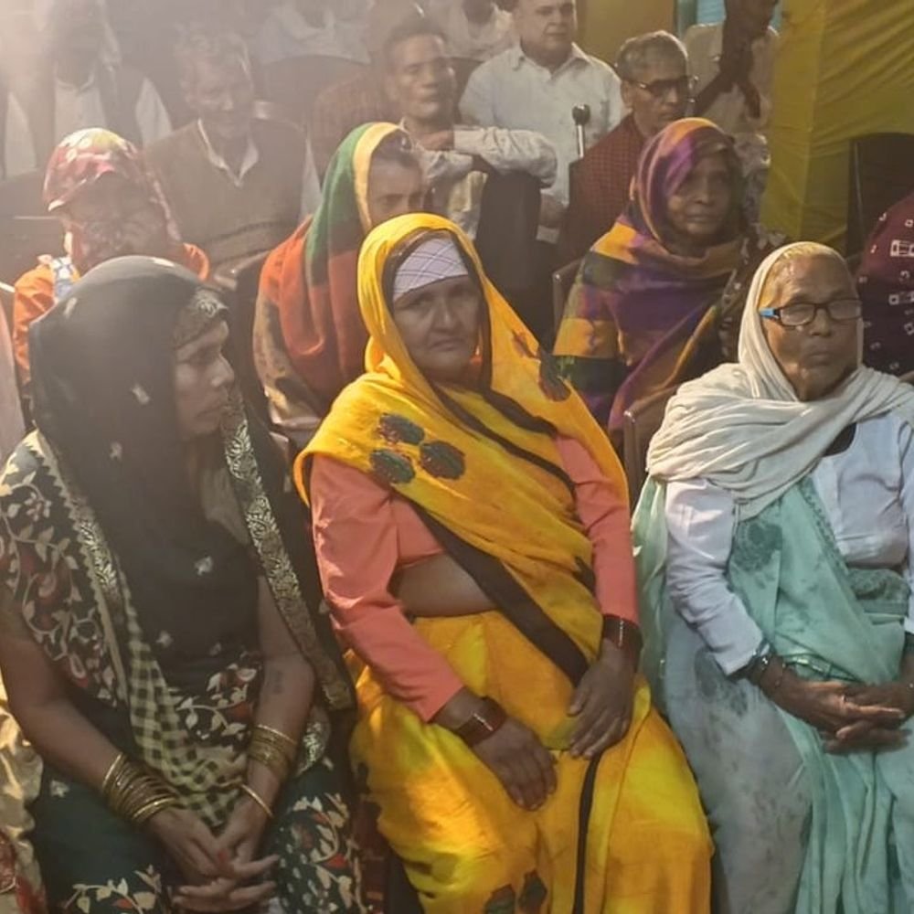 रामपुर वृद्ध आश्रम में भागवत कथा:परीक्षित और शुकदेव प्रसंग सुनाया, बुजुर्गों ने भंडारे में प्रसाद पाया