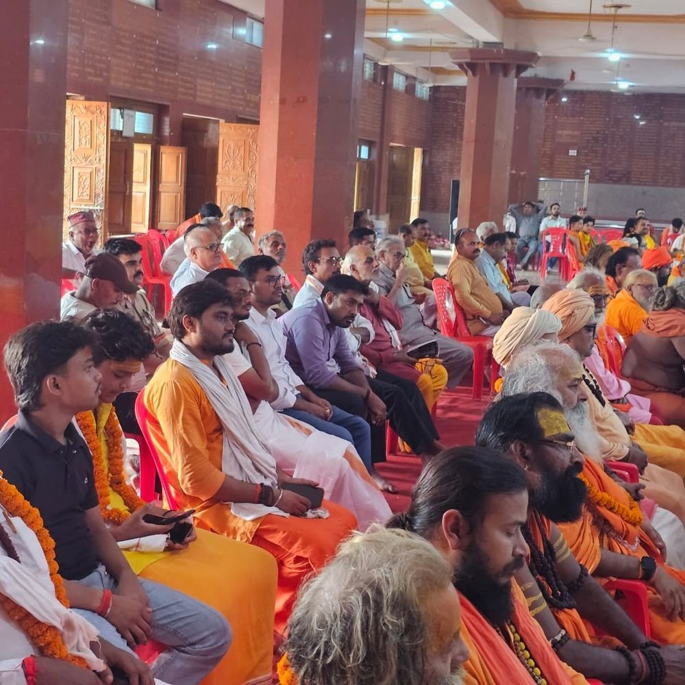 प्रयागराज में संतों ने मनाई अशोक सिंघल की 100वीं जयंती:संतों ने याद किया, गौ रक्षा और युवाओं को नशामुक्त करने का लिया संकल्प
