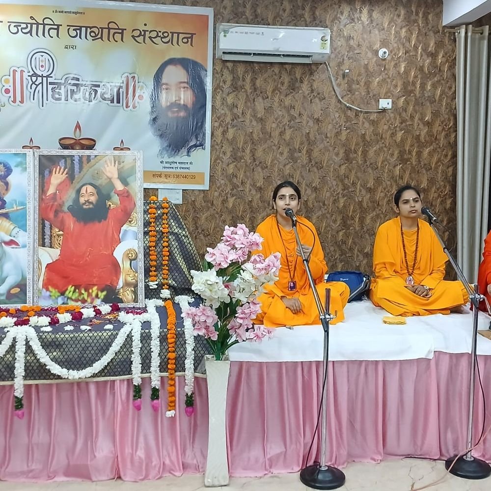 लखनऊ में 'श्री हरि कथा' शुरू:साध्वी अंबिका भारती ने सुनाया भक्त धन्ना जाट का प्रसंग