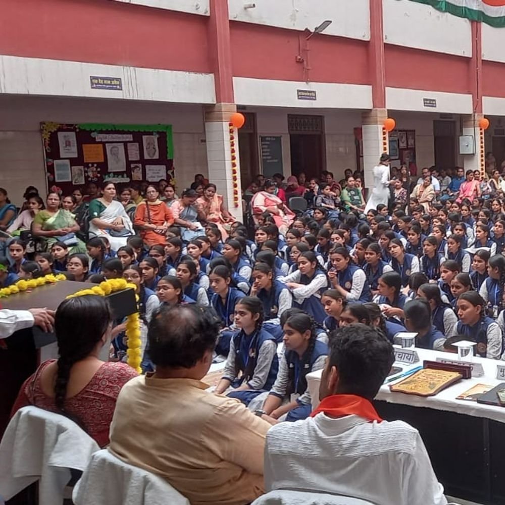 मुजफ्फरनगर में 1730 स्वरों में गूंजा वंदे मातरम्:‘नमामि भारतम्’ अभियान के तहत छात्राओं, शिक्षकों और अभिभावकों ने किया सामूहिक गायन