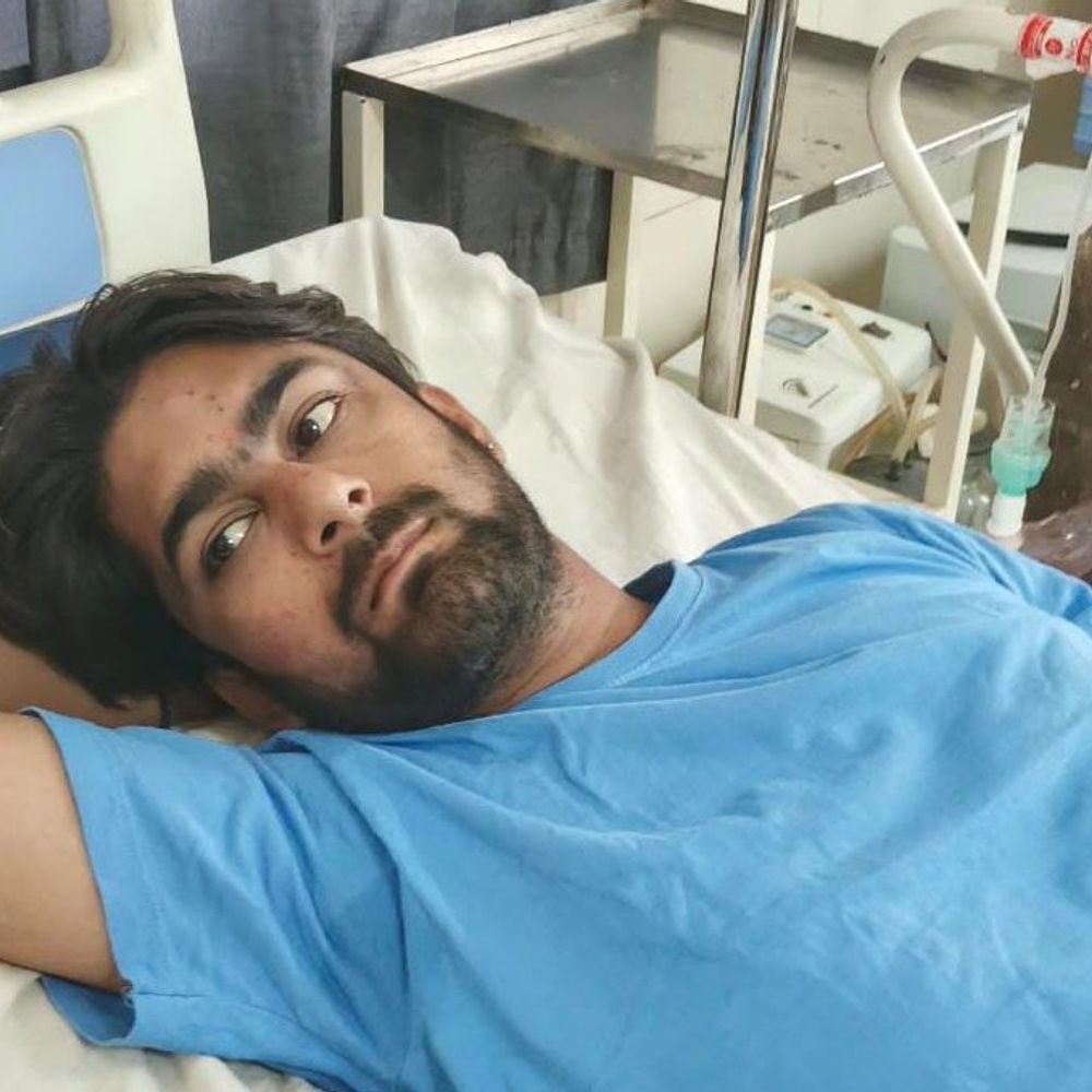 गाजियाबाद में 27 साल के युवक को अगवा किया:लोनी में बीच सड़क पर पहले थप्पड़ बरसाए, इसके बाद जबरन कार में डालकर ले गए