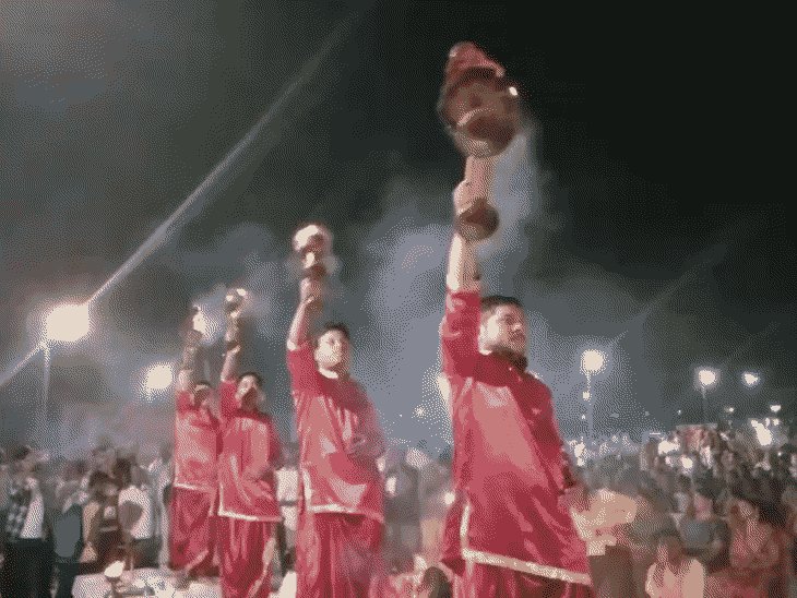नौका-विहार में गंगा आरती के बाद जले 1100 दीप, VIDEO:गोरखुपर में लोगों ने खूब रील्स बनाई, सभी ने स्वच्छता का संकल्प लिया