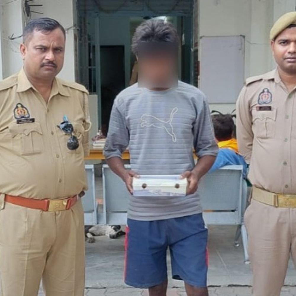 लखनऊ में घर से जेवर-नकदी चोरी करने वाला गिरफ्तार:चोरी के पैसों से पिता के नाम खरीदी अपाचे बरामद, जेल से छूटने के बाद फिर की वारदात