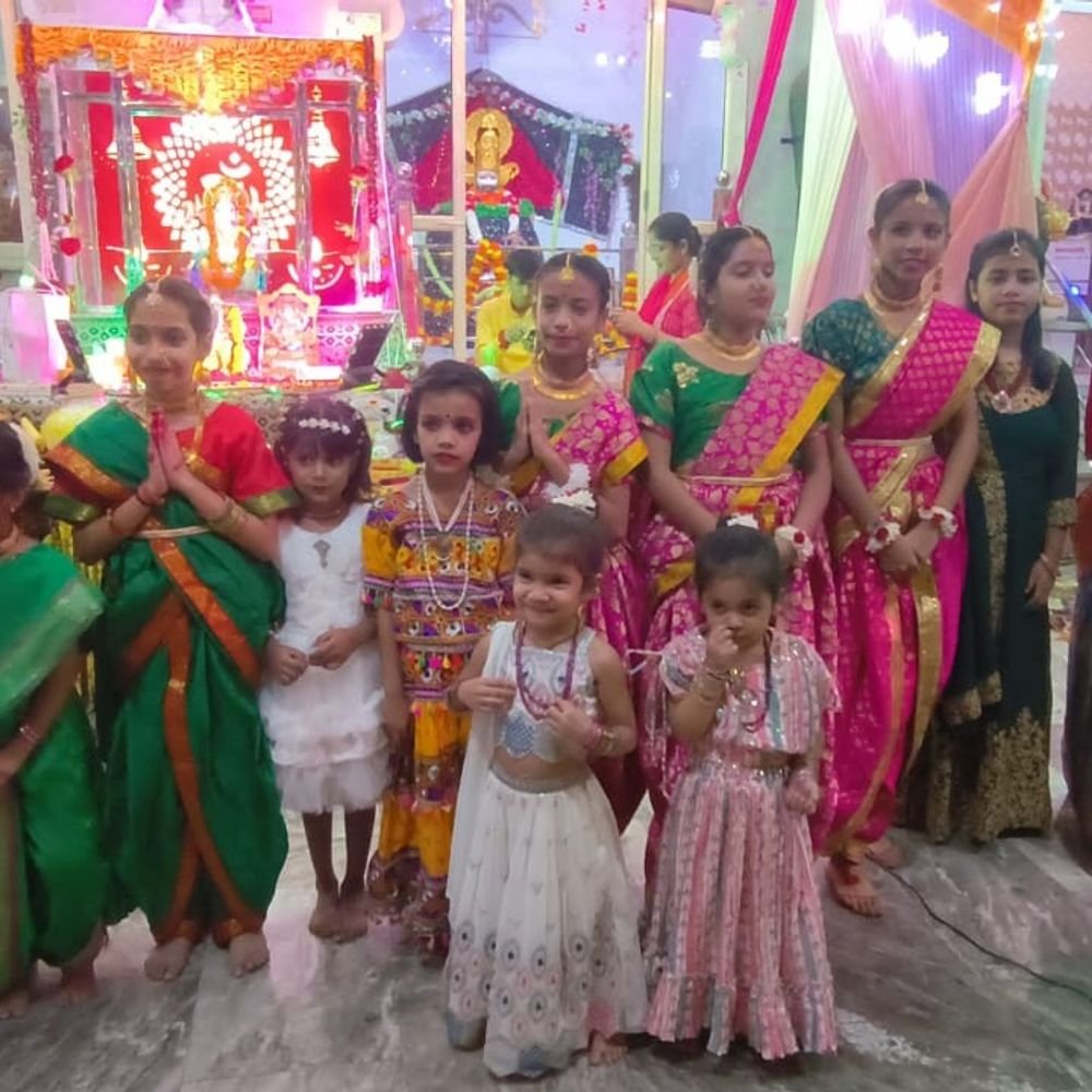 बिजनौर गणेश महोत्सव में बच्चों ने डांस से समां बांधा:महिलाओं ने सजाई आकर्षक थालियां, महाआरती में गूंजे गणपति बप्पा के जयकारे