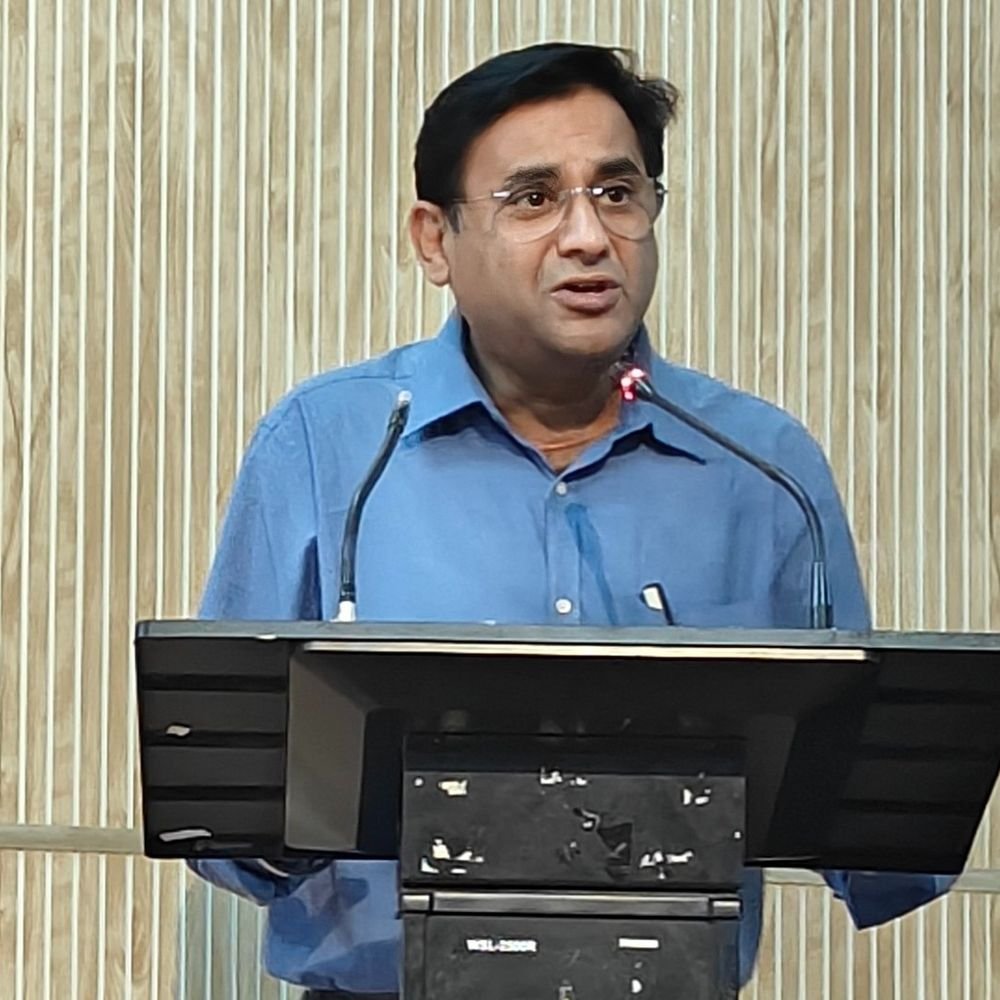 सेवा संकल्प अभियान में संगोष्ठी:नवयुग कॉलेज में आत्मनिर्भर भारत के लिए नवाचार विषय पर रखे विचार