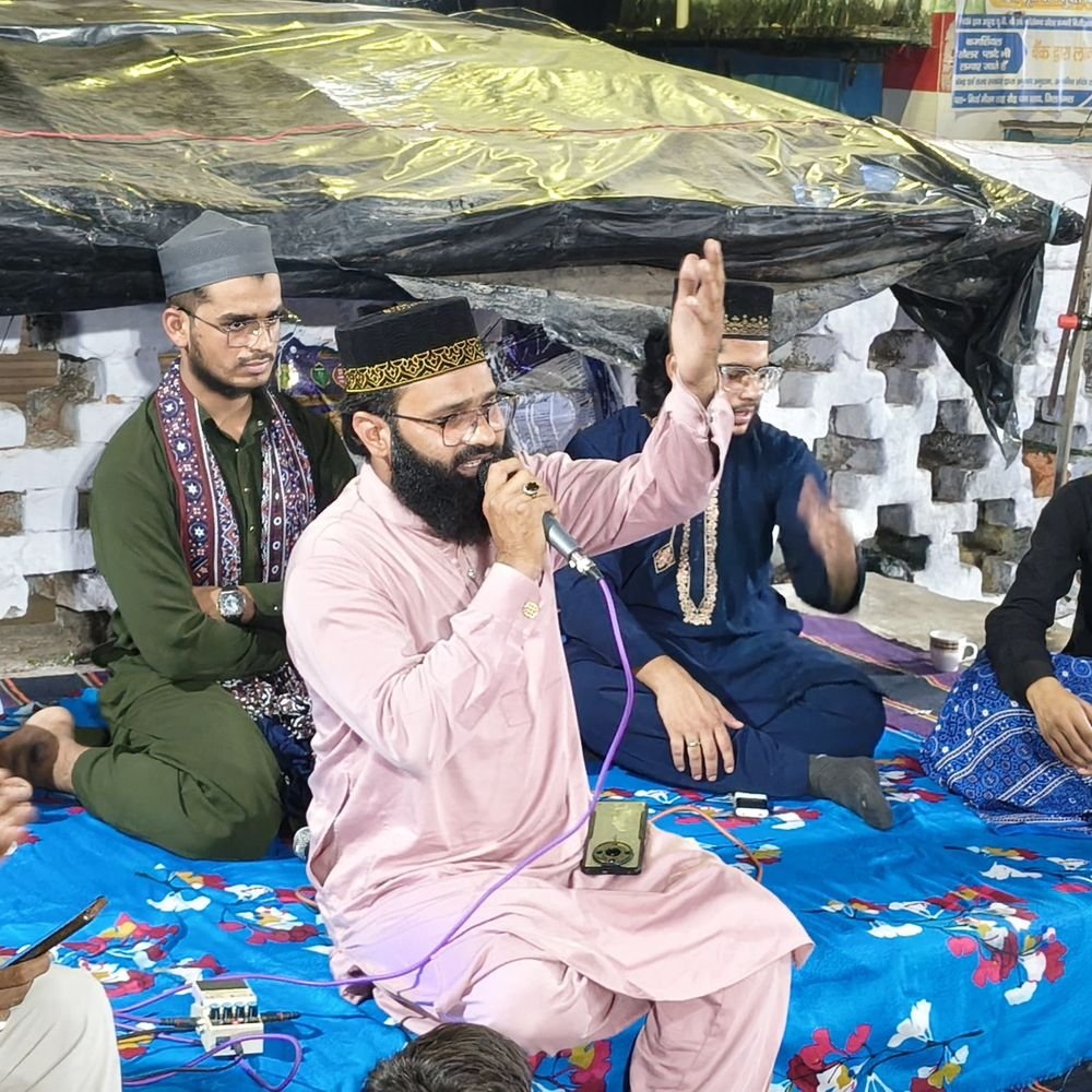गौस पाक के उर्स में नातिया कार्यक्रम, जायरीन झूमे:वासिफ अत्तारी ने नात पेश की, देर रात तक चला कार्यक्रम