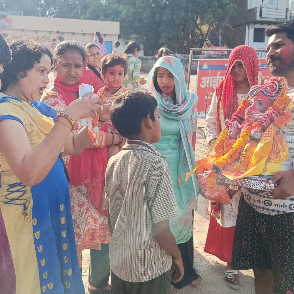 गणेश विसर्जन घाटों पर चला 'सेव द एनवायरनमेंट' अभियान:लोगों से मिट्टी की प्रतिमाएं स्थापित करने की अपील