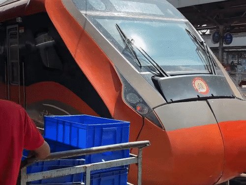 कानपुर को मिलेगी वंदे भारत स्लीपर की सौगात:5 घंटे में पहुंचाएगी दिल्ली, कारोबारियों और नौकरीपेशा लोगों को मिलेगी राहत