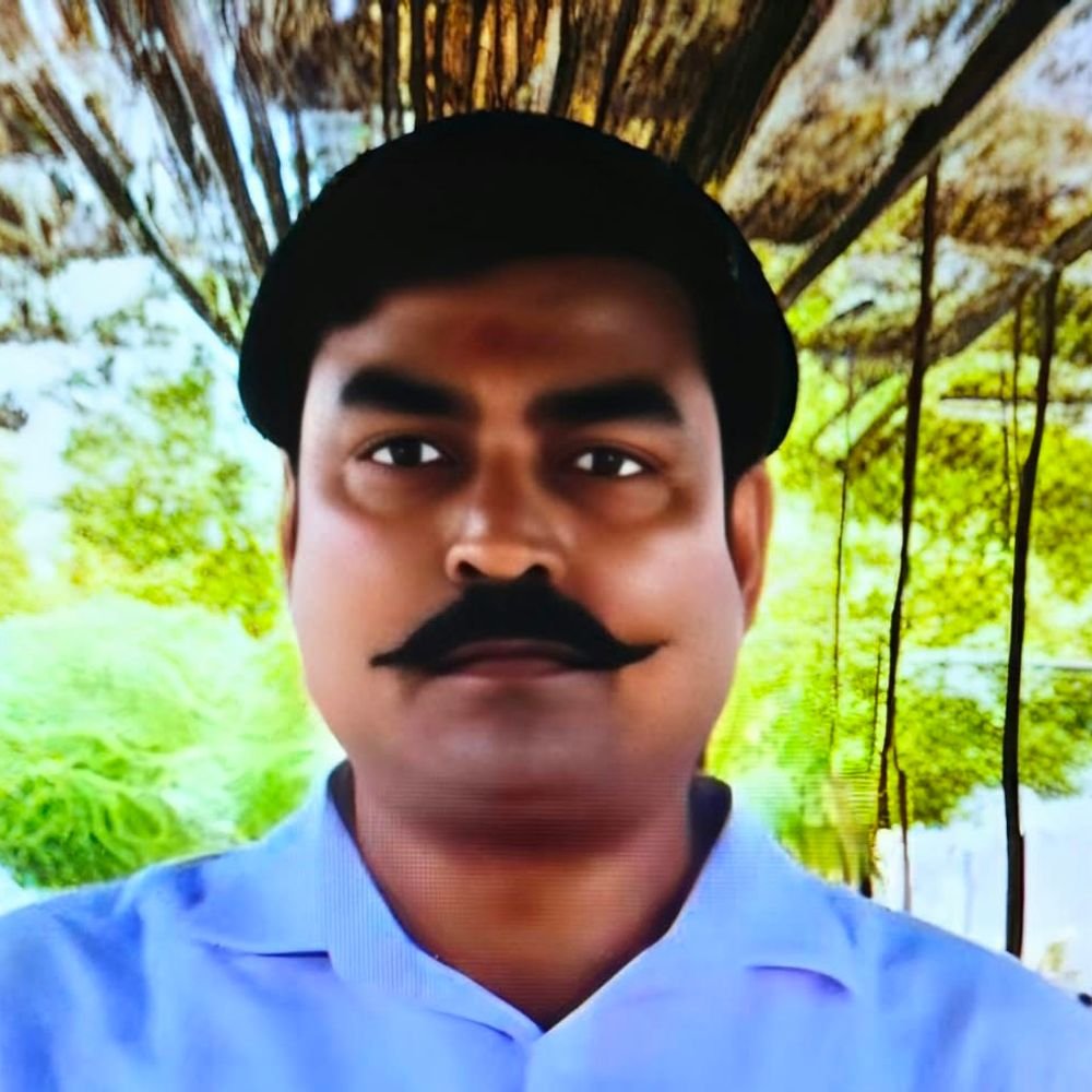 सोनभद्र में वन निगम के डीएलएम ने की आत्महत्या:अतिथि गृह में फंदे से लटका मिला शव, फोन नहीं उठने पर ड्राइवर देखने पहुंचा