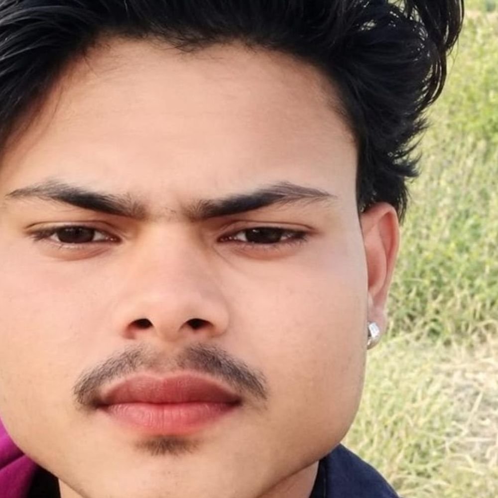 आजमगढ़ में दो बाइक की आमने-सामने की टक्कर:दोनों घायलों को इलाज के लिए कराया गया था अस्पताल में भर्ती, देर रात जौनपुर में हुई बेटे की मौत