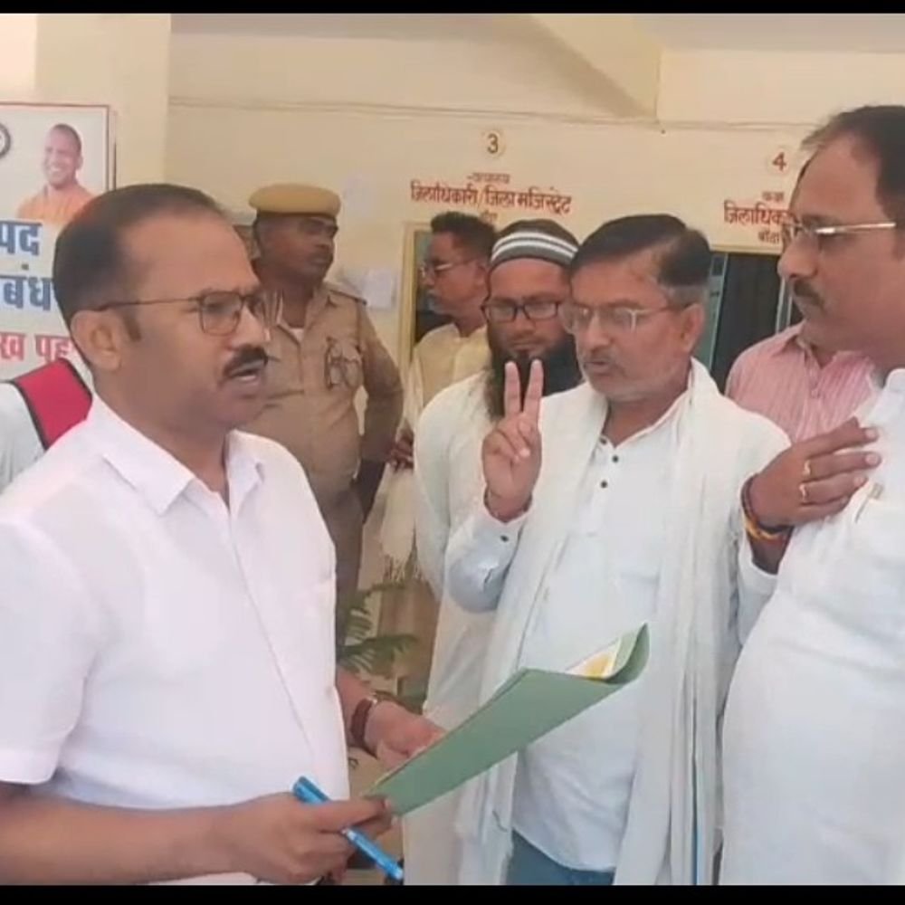यमुना पर पक्का पुल नहीं, हजारों लोग हो रहे परेशान:बांदा में समिति ने की मांग, हर साल 6-7 महीने बंद रहता है पीपे का पुल