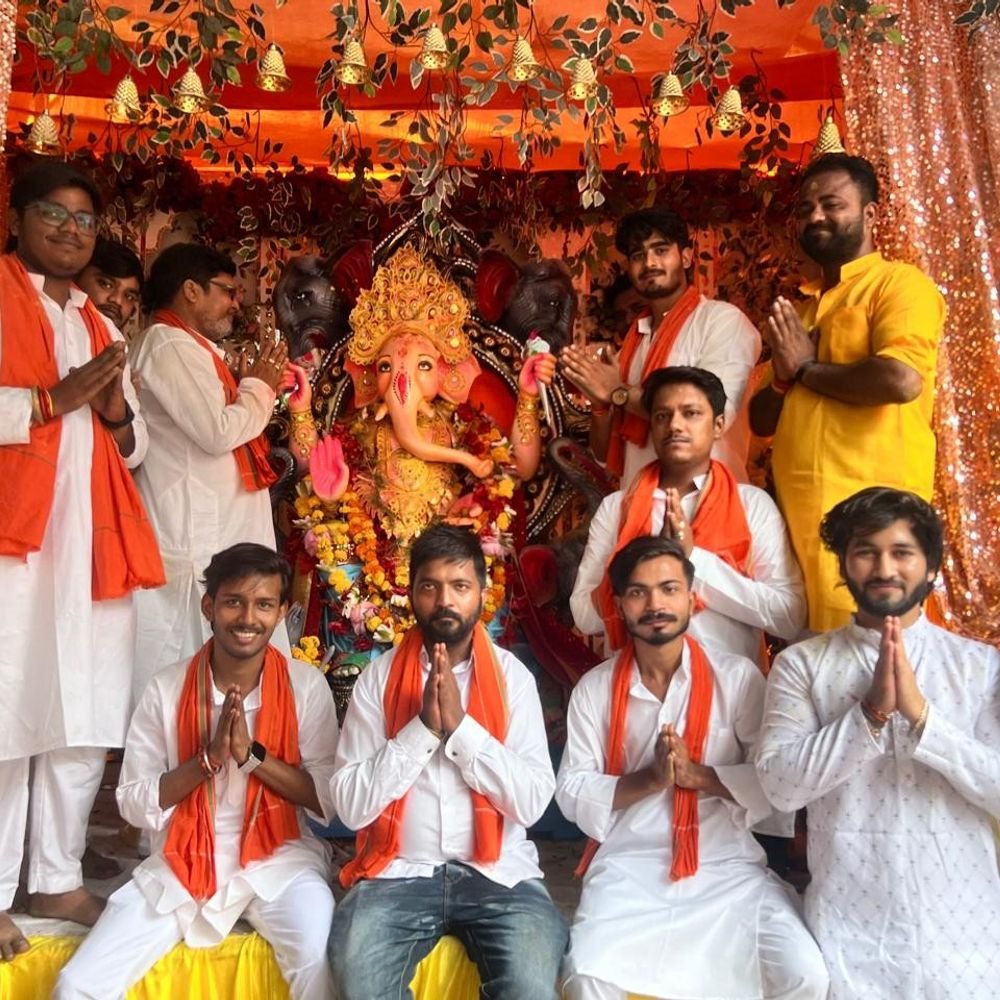 लखनऊ में गणपति का सांकेतिक विसर्जन:ढोल-नगाड़ों और डीजे की धुन पर नाचे श्रद्धालु