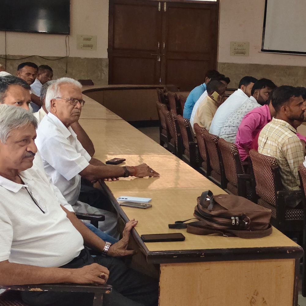 प्रदूषण को लेकर कोल्हुओं संचालकों के साथ अधिकारियों की बैठक:प्रतिबंधित ईंधन के इस्तेमाल पर कार्रवाई की चेतावनी, CPCB की गाइडलाइन के पालन के दिए निर्देश