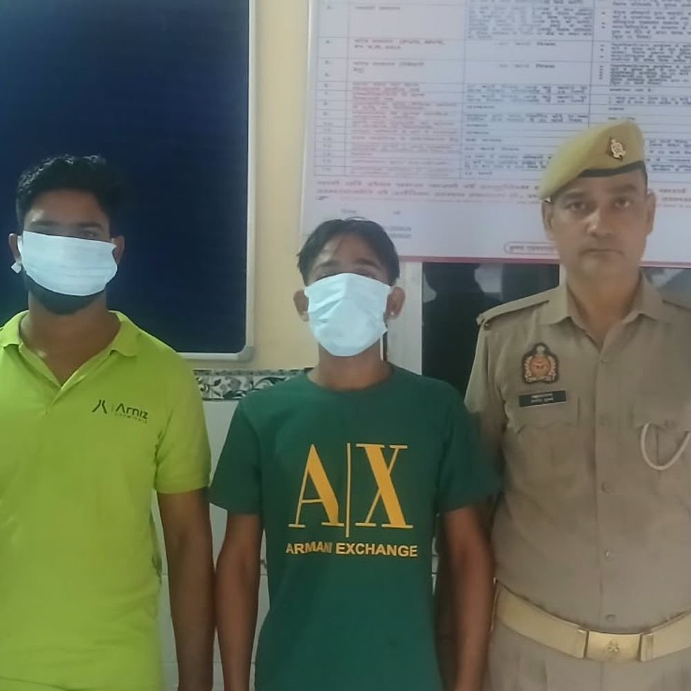 हापुड़ में ई-रिक्शा ड्राइवर से मारपीट, दो आरोपी अरेस्ट:पुलिस ने वायरल वीडियो सामने आने पर की कार्रवाई