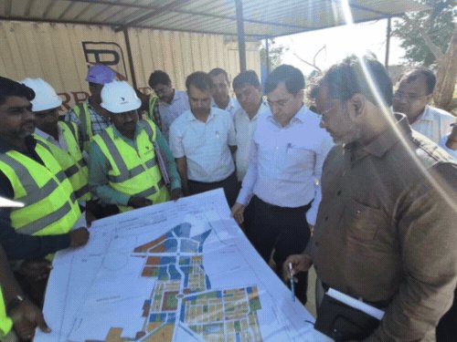 अटलपुरम की धीमी गति पर एडीए उपाध्यक्ष ने जताई नाराजगी:अधिकारियों की टीम के साथ किया निरीक्षण, योजना की जानकारी ली