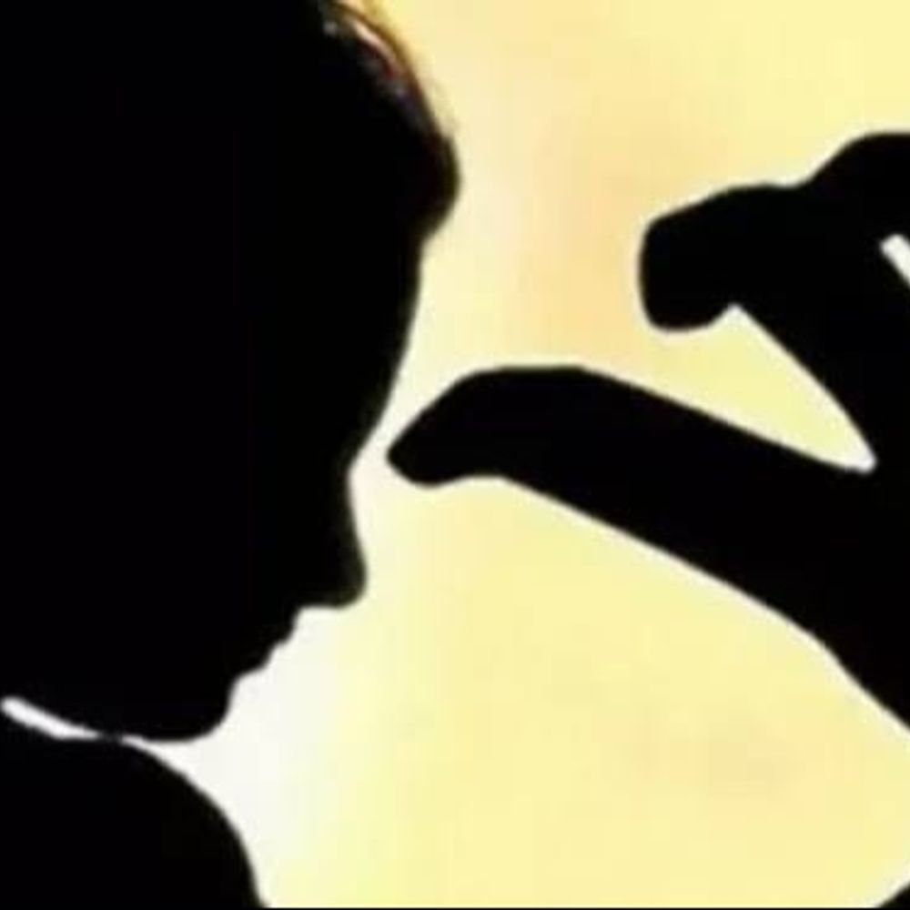 महिला को मैसेंजर पर भेजे अश्लील मैसेज:अलीगढ़ में महिला के विरोध पर रास्ते में रोककर जान से मारने की धमकी का आरोप