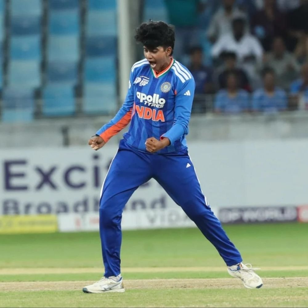 श्री चरणी 800+ रेटिंग पॉइंट्स पाने वाली पहली भारतीय गेंदबाज:ICC ने विमेंस रैंकिंग में दीप्ति दूसरे नंबर पर पहुंचीं; शेफाली को भी फायदा