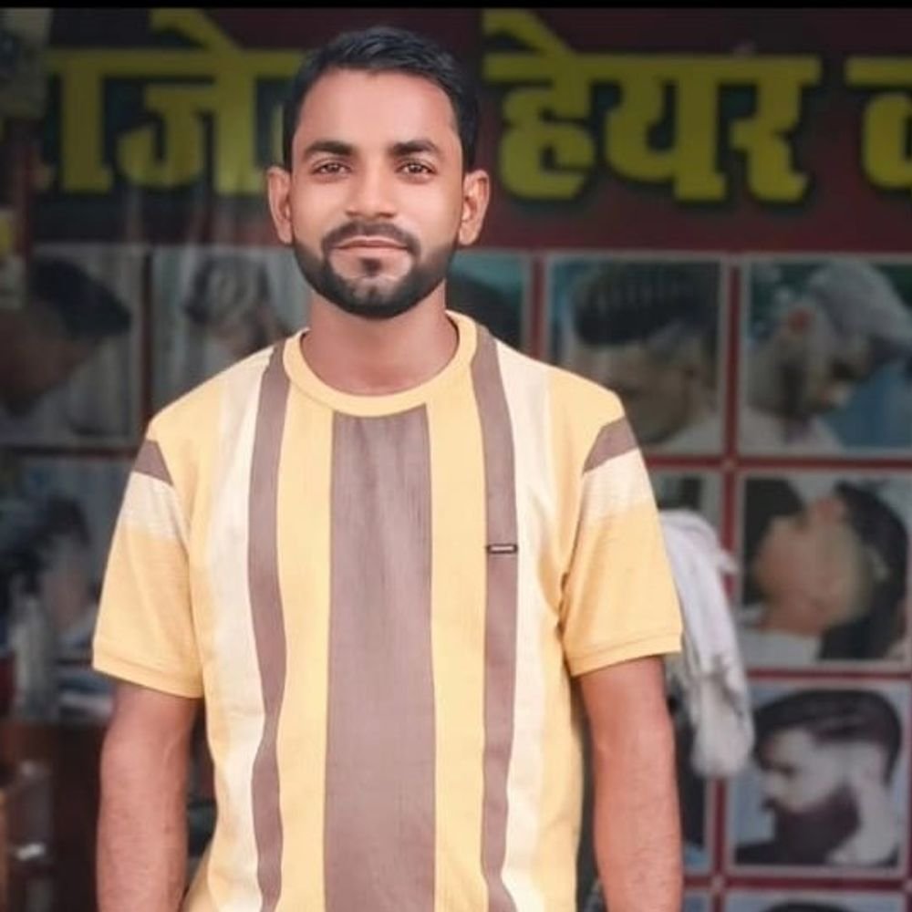 कौशांबी में रेलवे ट्रैक पर मिला युवक का शव:परिजनों ने कॉल डिटेल जांच की मांग की, मोबाइल गायब