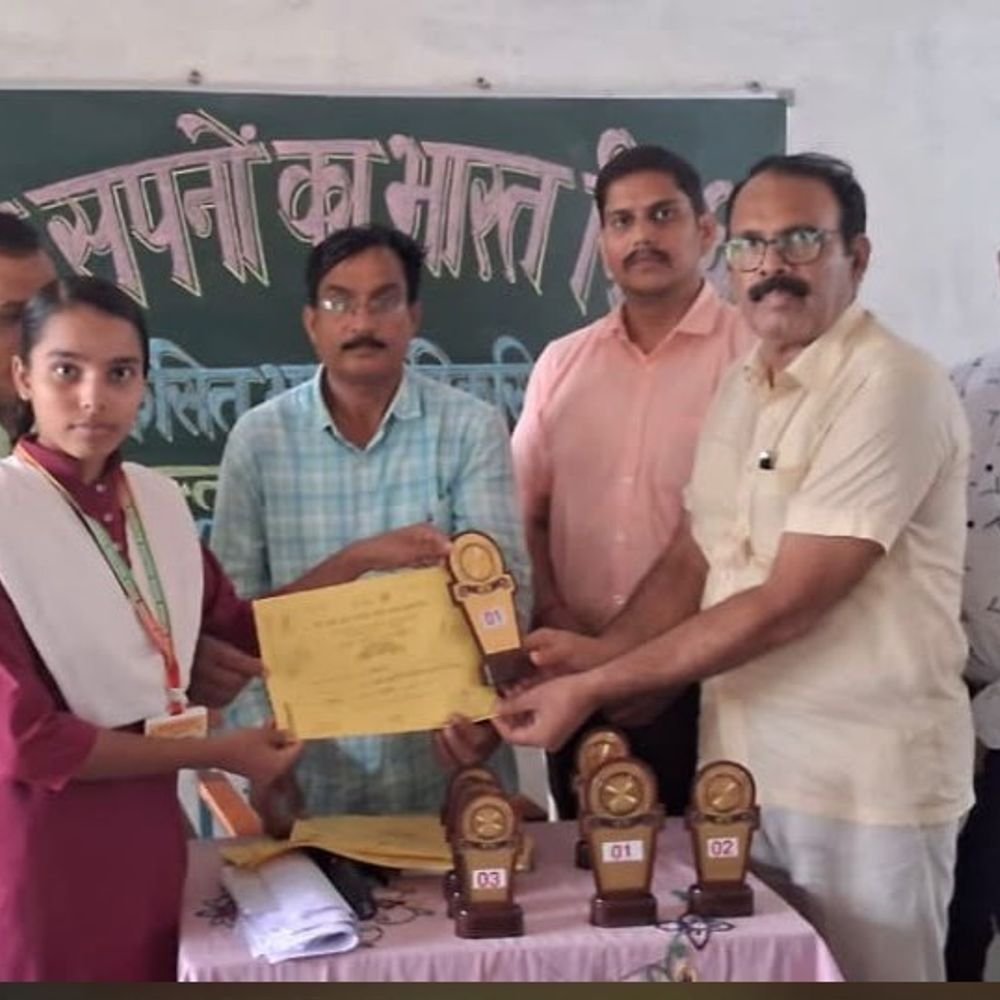 मेरे सपनों का भारत प्रतियोगिता:जयसिंहपुर में 19 संस्थानों के विद्यार्थी हुए शामिल; भाषण में बंदना प्रथम