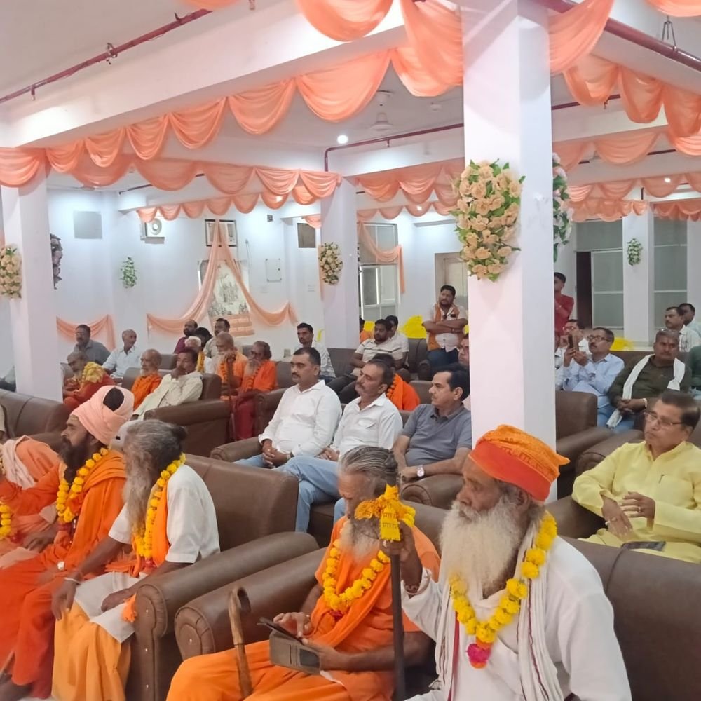गाय को राष्ट्र माता बनाने की मांग तेज:संतों के आवाहन पर 14 दिसंबर को लखनऊ पहुंचेंगे समर्थक, सरकार को सौंपेंगे ज्ञापन