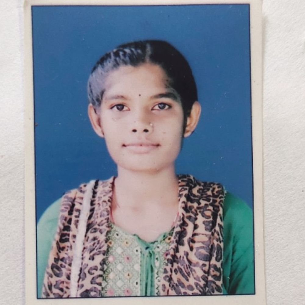 सांप के काटने से किशोरी समेत दो की मौत:बांदा में रात में सोते समय सांप ने डसा, मेडिकल कॉलेज में इलाज के दौरान दोनों की मौत
