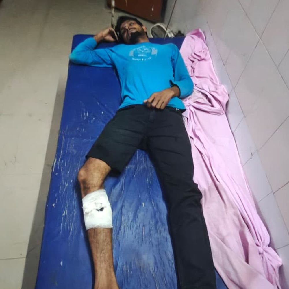 गोकशी के आरोपियों से पुलिस की मुठभेड़,एक को लगी गोली:दो साथी भी गिरफ्तार; तमंचा, कारतूस, बाइक और हथियार बरामद