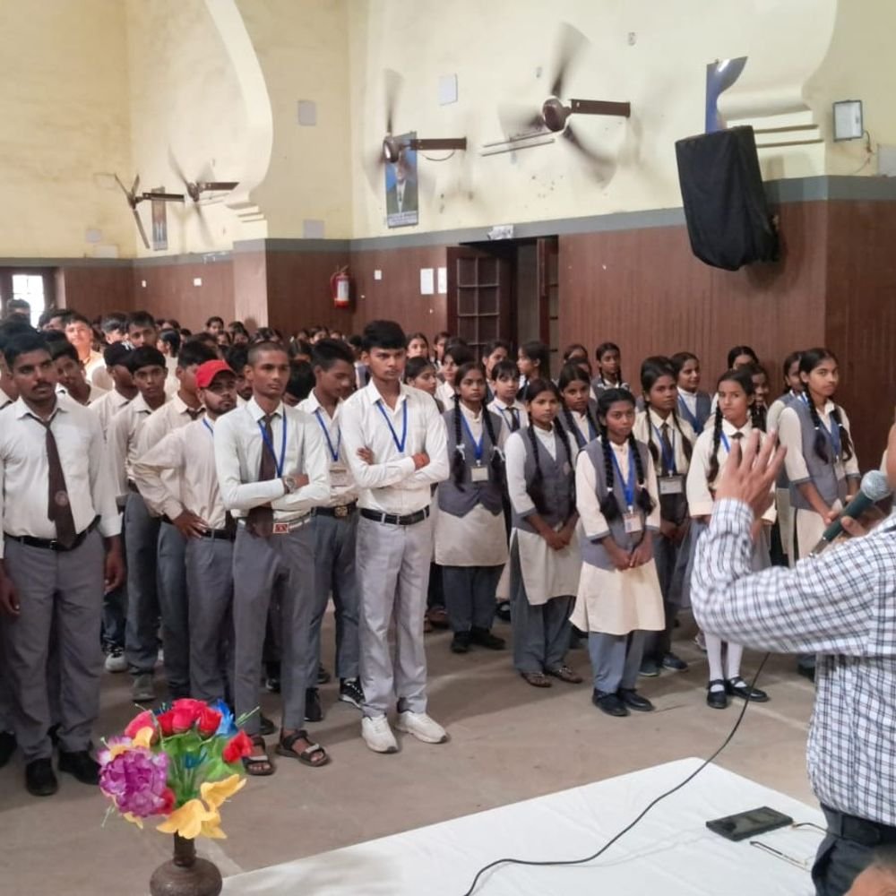 गोरखपुर में विधिक जागरूकता कार्यक्रम:विद्यार्थियों को विधिक अधिकार बताए, सुरक्षा संबंधी प्रावधानों की दी जानकारी