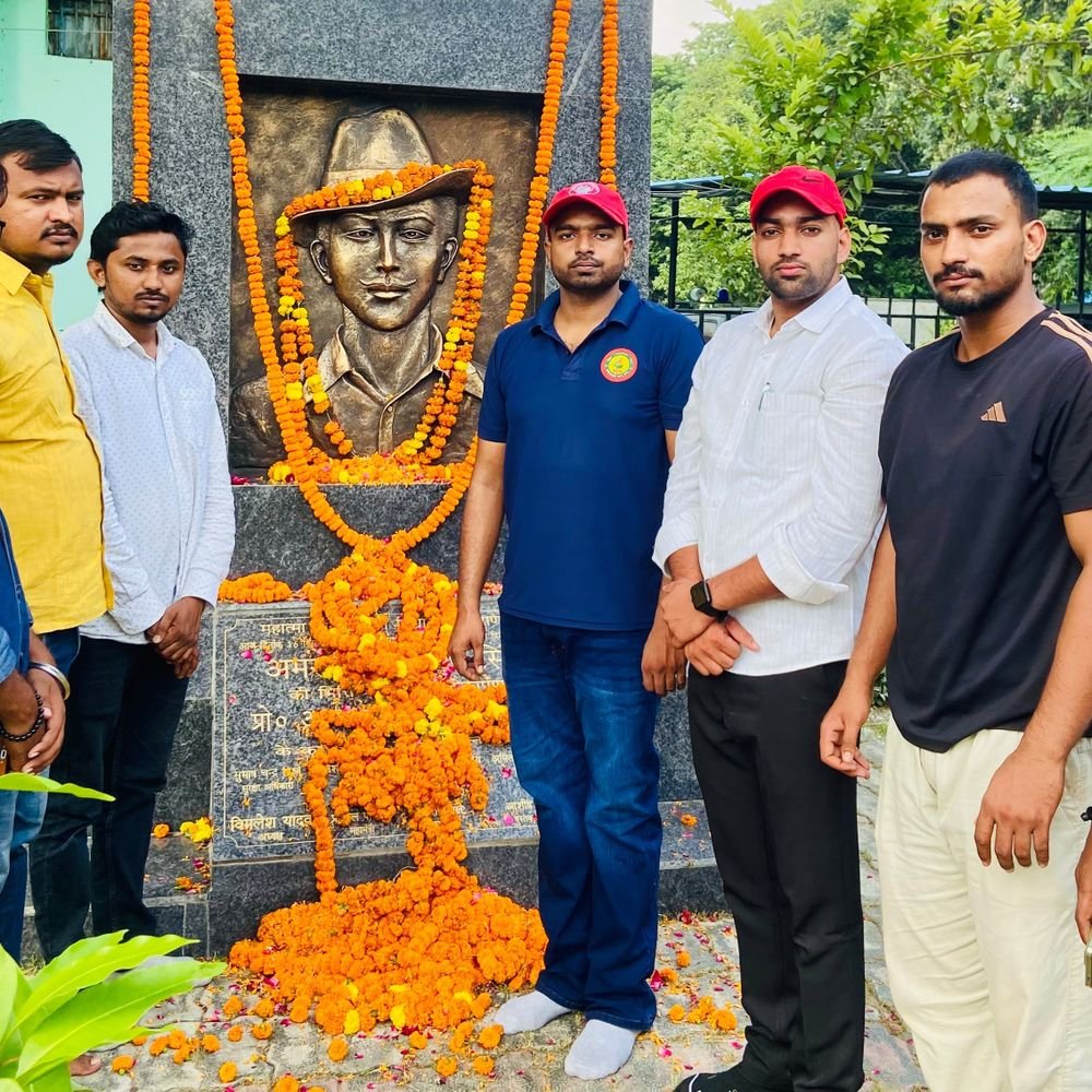 वाराणसी में पीडीए जागरूकता अभियान:काशी विद्यापीठ और बलदेव पीजी कॉलेज में छात्रों से संवाद, सुनीं समस्याएं