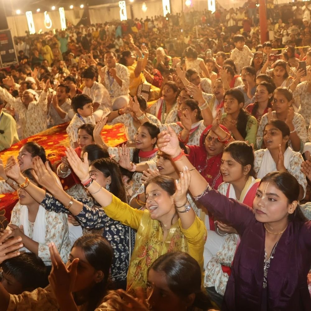आदर्श रामलीला ग्राउंड में 'श्री श्याम कीर्तन':उमड़ा भक्तों का सैलाब, भजनों पर झूमे श्रद्धालु