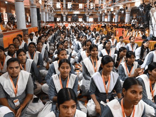 गो सेवा से होती है कई पीढ़ियों की रक्षा:साप्ताहिक संगोष्ठी में बोले उत्तर प्रदेश गोसेवा आयोग के अध्यक्ष