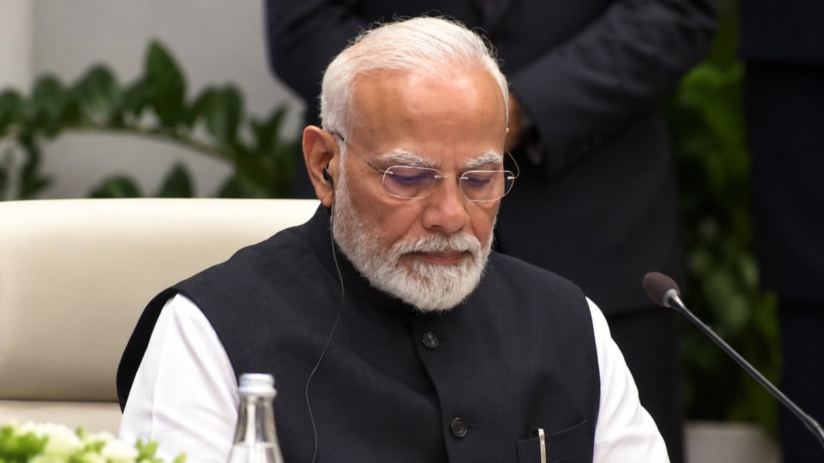 शहबाज के सामने पीएम मोदी का आतंकवाद पर बड़ा वार!