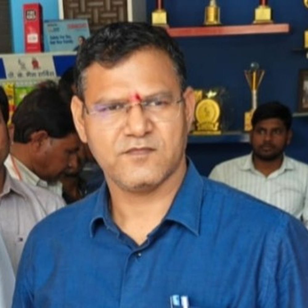 एसडीएम-तहसीलदारों को सक्रिय रहने के ADM ने दिए निर्देश:कन्नौज में भारी बारिश के चलते येलो अलर्ट जारी