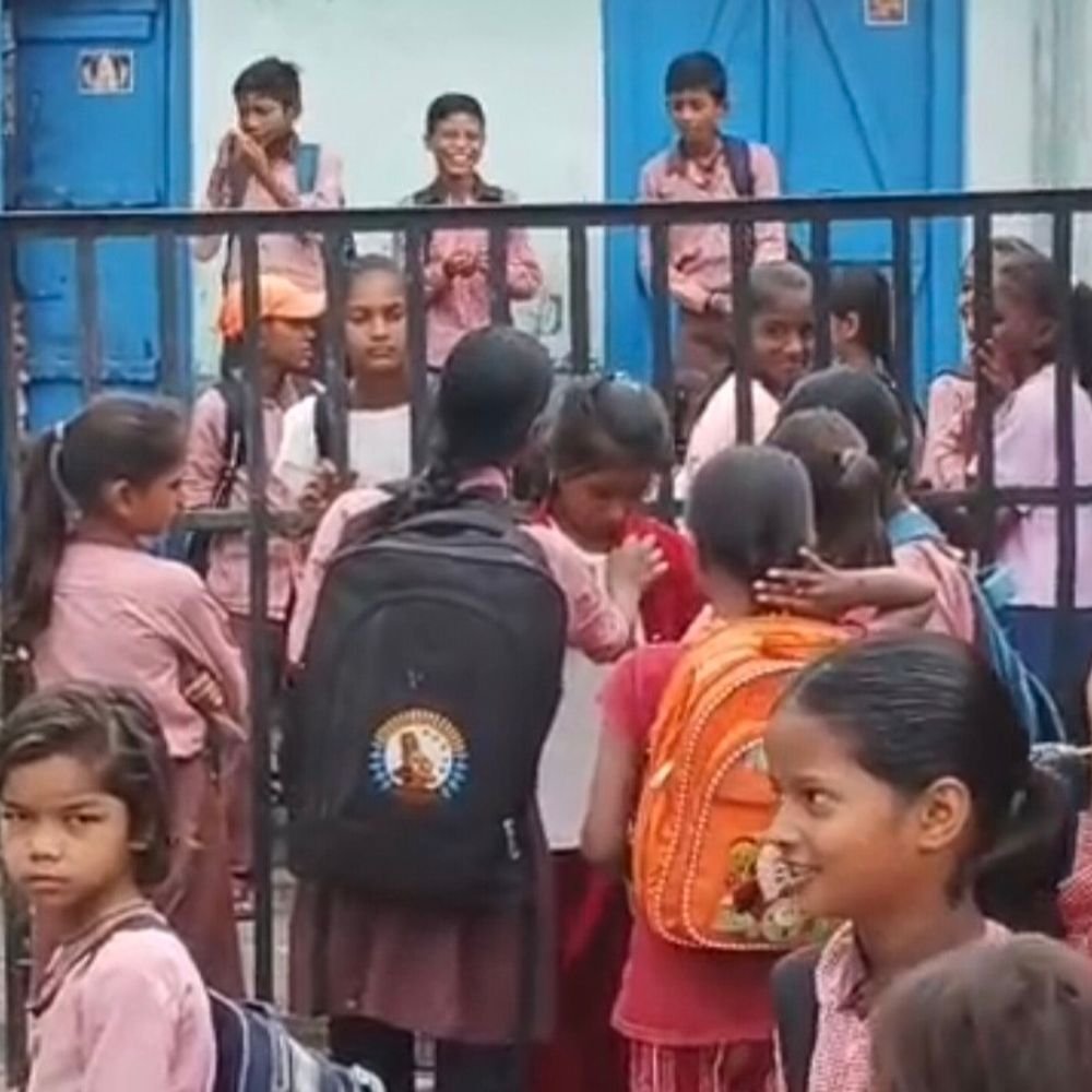 चंदौली में बारिश के चलते कक्षा 8 तक स्कूल बंद:26 सितंबर को परिषदीय, मान्यता प्राप्त और सभी बोर्ड के विद्यालयों में अवकाश; शिक्षक आएंगे